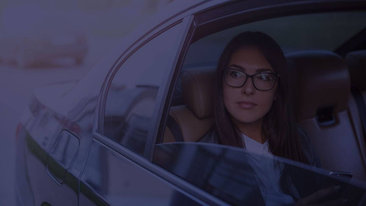 banner de alquiler de camionetas para empresas