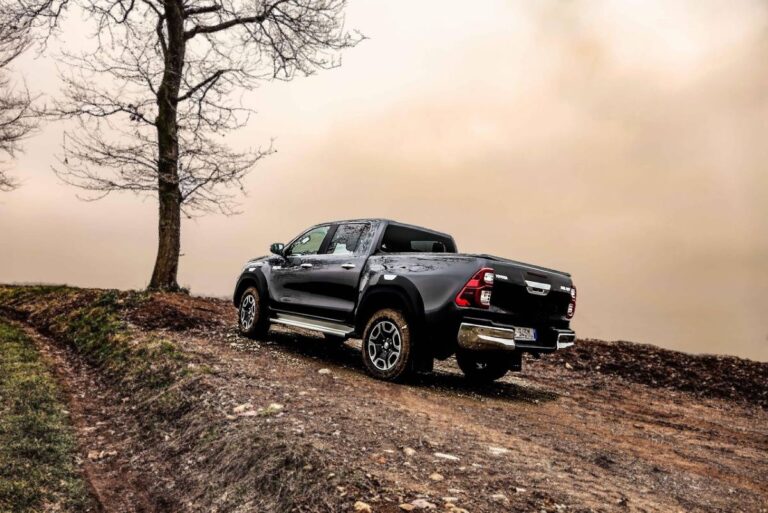 alquiler de hilux por día